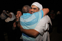 بالصور: عودة الفوج الرابع من معتمري مدينة يافا إلى ديارهم سالمين 